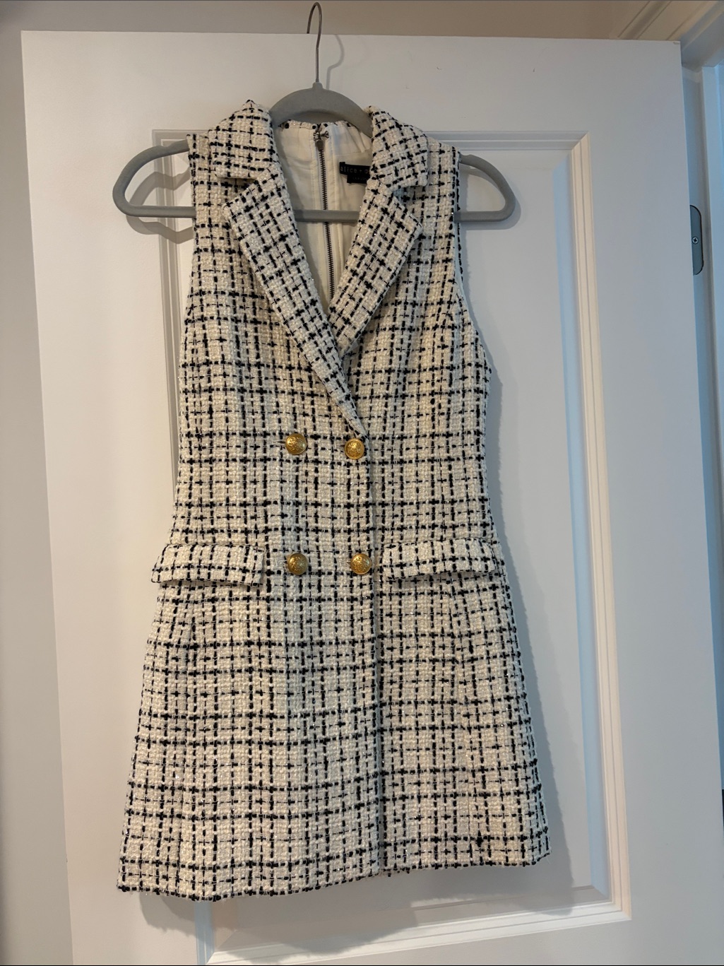 Alice + Olivia White And Black Tweed Sleeveless Blazer Dress